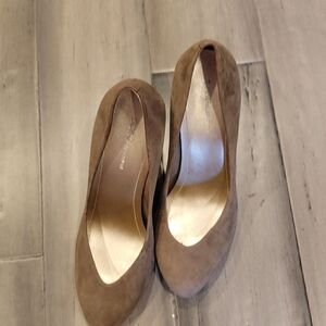 BCBG eneration,7,5B,37,5olive, dress shoes .